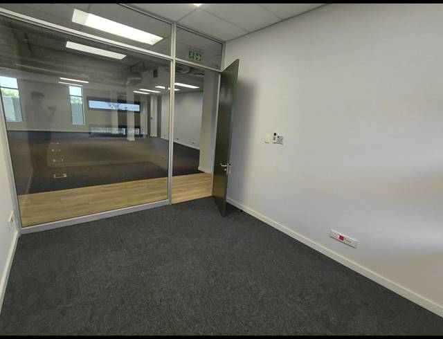 630M² OFFICE TO LET IN LONEHILL